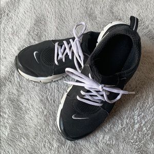 Women’s Nike In Season TR size US 6